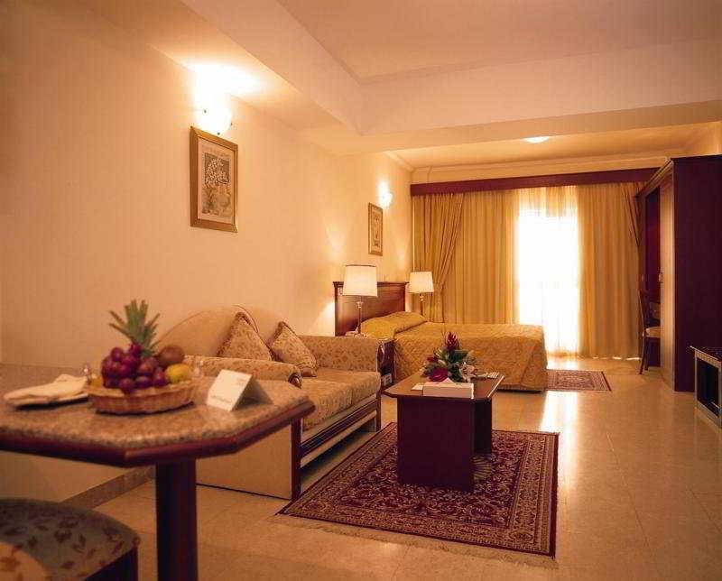 Savoy Central Hotel Apartments Dubai Esterno foto